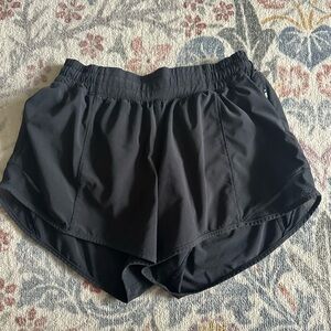 Lululemon Hotty Hot Low Rise 4” Shorts